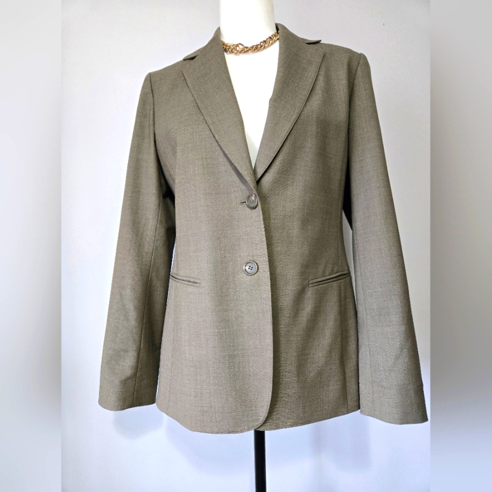 LAFAYETTE 148 100% Lightweight Wool Green Sand Women's Blazer. Size 4